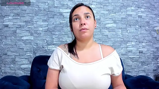 Snapshot of LizzRouse chatting on December 27, 11:31 pm LizzRouse online show from December 27, 11:31 pm