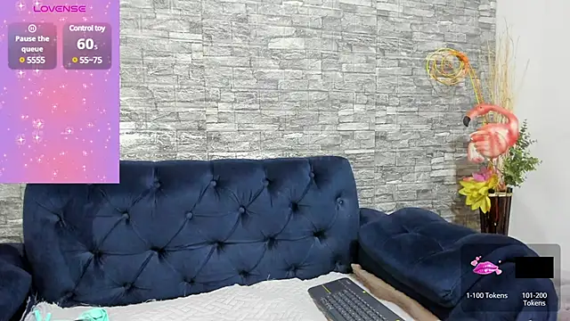 Snapshot of LizzRouse chatting on January 9, 11:56 pm LizzRouse online show from January 9, 11:56 pm