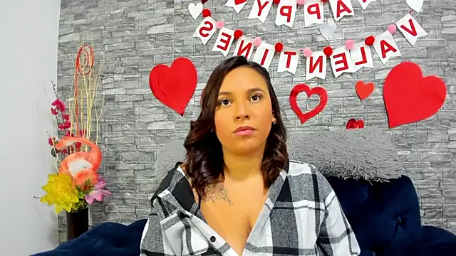 Snapshot of LizzRouse chatting on February 12, 9:54 pm LizzRouse online show from February 12, 9:54 pm