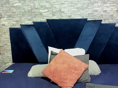 Snapshot of LizzRouse chatting on September 27, 10:48 pm LizzRouse online show from September 27, 10:48 pm