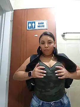 Snapshot of LizzRouse chatting on October 11, 12:15 pm LizzRouse online show from October 11, 12:15 pm