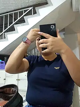 Snapshot of LizzRouse chatting on October 18, 12:28 pm LizzRouse online show from October 18, 12:28 pm