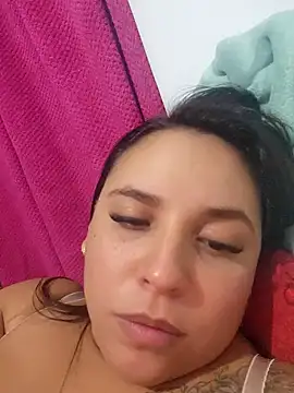 Snapshot of LizzRouse chatting on October 19, 12:55 am LizzRouse online show from October 19, 12:55 am