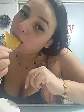 Snapshot of LizzRouse chatting on October 23, 12:15 pm LizzRouse online show from October 23, 12:15 pm