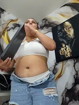 Snapshot of LizzRouse chatting on October 24, 10:28 pm LizzRouse online show from October 24, 10:28 pm