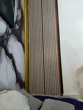 Snapshot of LizzRouse chatting on October 29, 1:24 pm LizzRouse online show from October 29, 1:24 pm