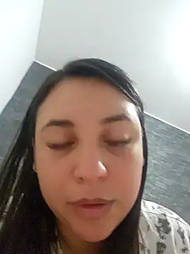 Snapshot of LizzRouse chatting on November 1, 11:01 am LizzRouse online show from November 1, 11:01 am