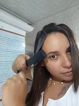 Snapshot of LizzRouse chatting on November 5, 7:36 pm LizzRouse online show from November 5, 7:36 pm