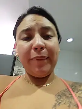 Snapshot of LizzRouse chatting on November 10, 2:27 pm LizzRouse online show from November 10, 2:27 pm