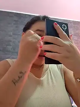 Snapshot of LizzRouse chatting on November 11, 5:02 pm LizzRouse online show from November 11, 5:02 pm