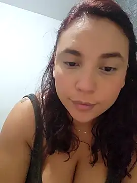 Snapshot of LizzRouse chatting on November 24, 7:13 pm LizzRouse online show from November 24, 7:13 pm