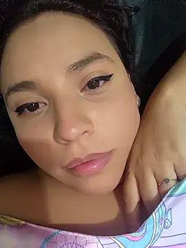 Snapshot of LizzRouse chatting on November 27, 1:35 pm LizzRouse online show from November 27, 1:35 pm