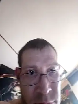 Snapshot of schmidtler35 chatting on November 6, 12:39 pm schmidtler35 online show from November 6, 12:39 pm