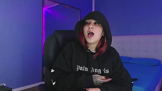 Jessie williams online show from December 19, 9:18 am