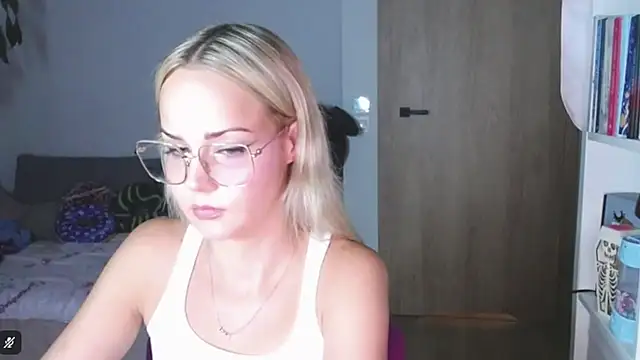 Snapshot of LexiexPlay chatting on October 15, 6:57 am LexiexPlay online show from October 15, 6:57 am