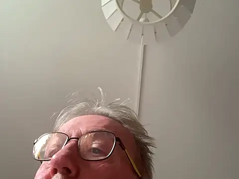 Snapshot of Nudelschwanz chatting on January 24, 2:08 pm Nudelschwanz online show from January 24, 2:08 pm