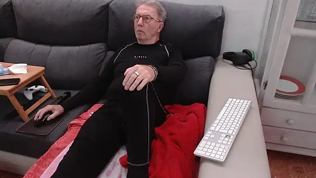 Snapshot of Nudelschwanz chatting on February 5, 5:20 pm Nudelschwanz online show from February 5, 5:20 pm