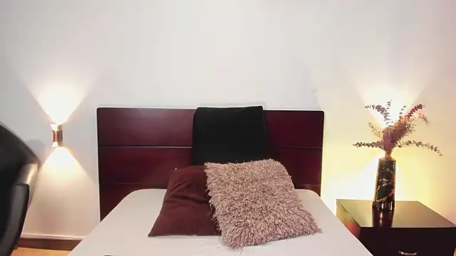 Snapshot of Amber__Davis chatting on December 31, 4:35 pm Amber Davis online show from December 31, 4:35 pm