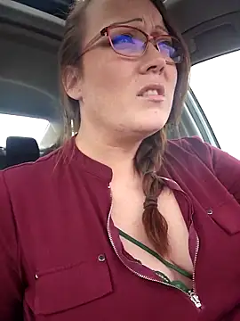 Snapshot of BBWQUEENBEEE chatting on March 3, 11:35 pm BBWQUEENBEEE online show from March 3, 11:35 pm