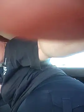 Snapshot of BBWQUEENBEEE chatting on March 9, 6:32 pm BBWQUEENBEEE online show from March 9, 6:32 pm