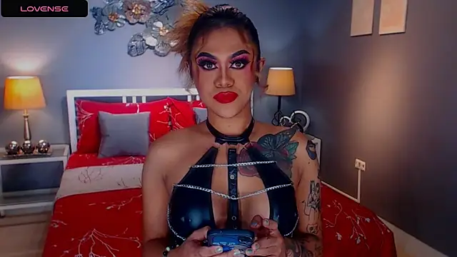 Snapshot of StellaStrong30 chatting on February 19, 1:29 am StellaStrong30 online show from February 19, 1:29 am