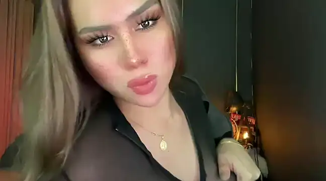 Snapshot of Mistress_supreme chatting on January 8, 2:46 am Mistress supreme online show from January 8, 2:46 am