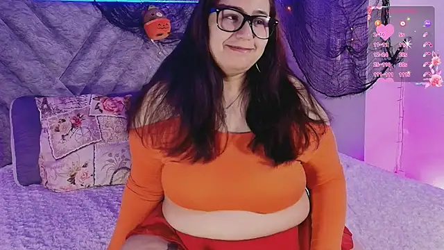 Snapshot of emmajohnss chatting on November 2, 3:53 am emmajohnss online show from November 2, 3:53 am