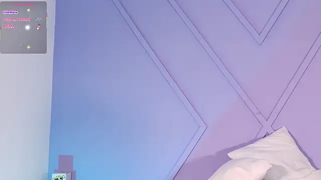 Snapshot of emmajohnss chatting on December 2, 3:56 am emmajohnss online show from December 2, 3:56 am