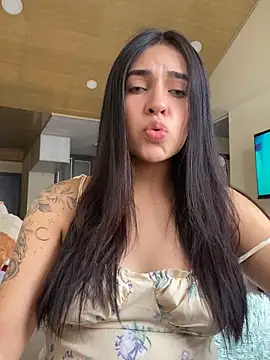 Snapshot of DaphneUwu chatting on March 15, 3:16 pm DaphneUwu online show from March 15, 3:16 pm