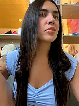 Snapshot of DaphneUwu chatting on September 14, 1:27 am DaphneUwu online show from September 14, 1:27 am