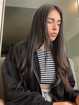 DaphneUwu online show from April 23, 1:18 am