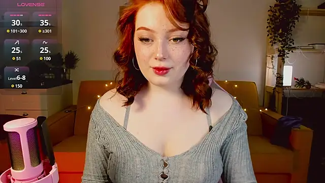 Snapshot of Sofy_Benson chatting on December 26, 12:27 pm Sofy Benson online show from December 26, 12:27 pm