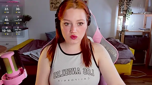 Snapshot of Sofy_Benson chatting on September 15, 11:21 am Sofy Benson online show from September 15, 11:21 am