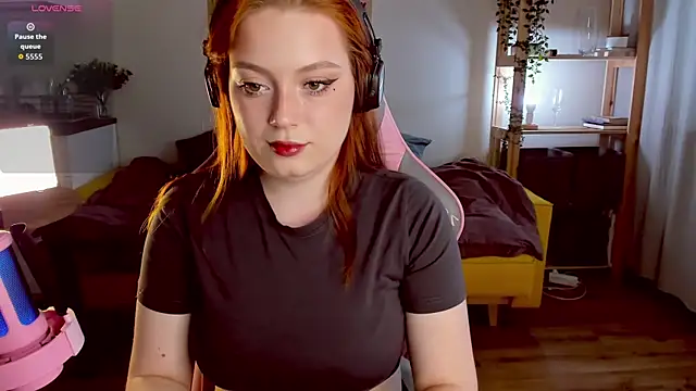 Snapshot of Sofy_Benson chatting on September 24, 1:58 pm Sofy Benson online show from September 24, 1:58 pm