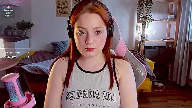 Snapshot of Sofy_Benson chatting on October 2, 11:39 am Sofy Benson online show from October 2, 11:39 am