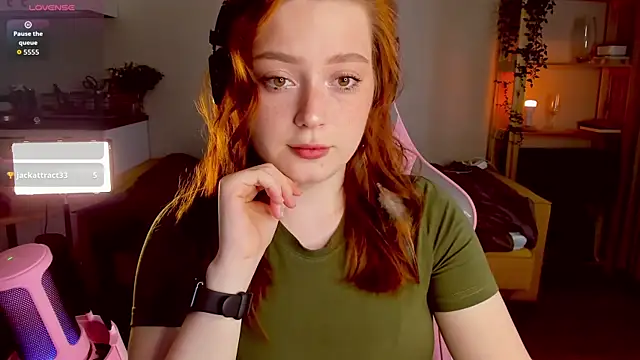 Snapshot of Sofy_Benson chatting on October 15, 12:05 pm Sofy Benson online show from October 15, 12:05 pm