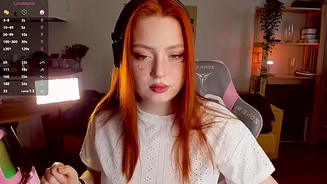 Snapshot of Sofy_Benson chatting on November 9, 8:12 am Sofy Benson online show from November 9, 8:12 am