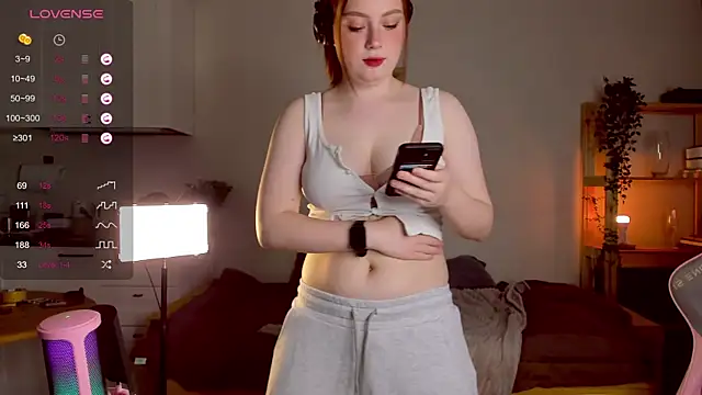 Snapshot of Sofy_Benson chatting on November 18, 12:31 pm Sofy Benson online show from November 18, 12:31 pm