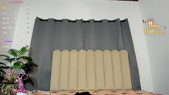 Snapshot of Dounia_nagi chatting on November 4, 3:44 pm Dounia nagi online show from November 4, 3:44 pm