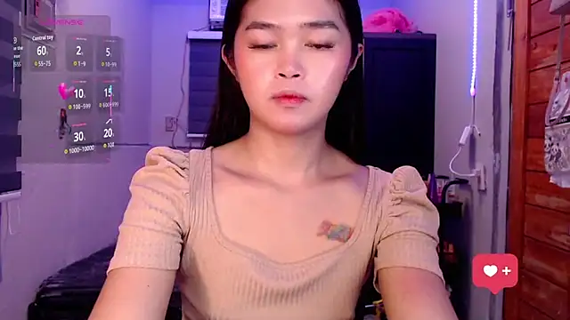 Snapshot of Itsme_claire chatting on October 9, 1:58 am Itsme claire online show from October 9, 1:58 am
