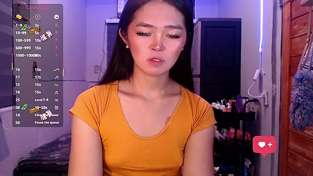 Snapshot of Itsme_claire chatting on October 16, 1:39 am Itsme claire online show from October 16, 1:39 am