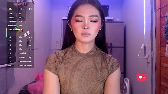 Snapshot of Itsme_claire chatting on October 19, 1:17 am Itsme claire online show from October 19, 1:17 am