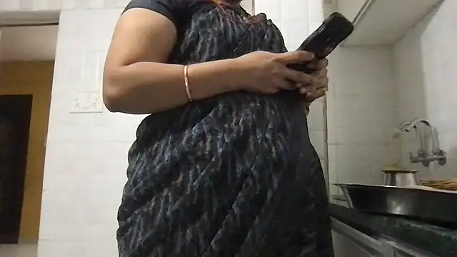 Riyasingh9 online show from February 4, 12:11 pm