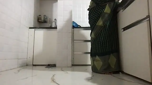 Riyasingh9 online show from November 11, 4:23 am