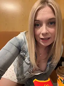 CherryAuroraa online show from January 9, 9:26 pm