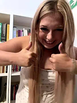 CherryAuroraa online show from September 19, 10:49 am