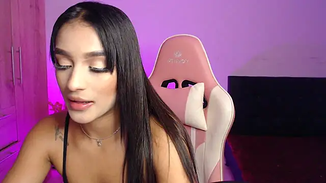 GiltRosebush online show from December 6, 8:18 pm