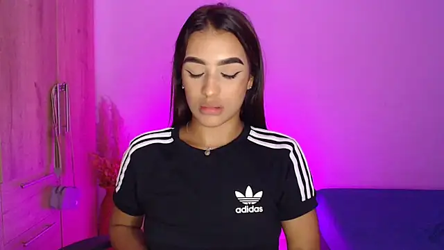 GiltRosebush online show from January 11, 2:09 am