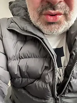 Snapshot of mpowerintime chatting on March 7, 7:41 am mpowerintime online show from March 7, 7:41 am