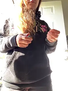 Dakota 02 online show from April 8, 1:44 pm